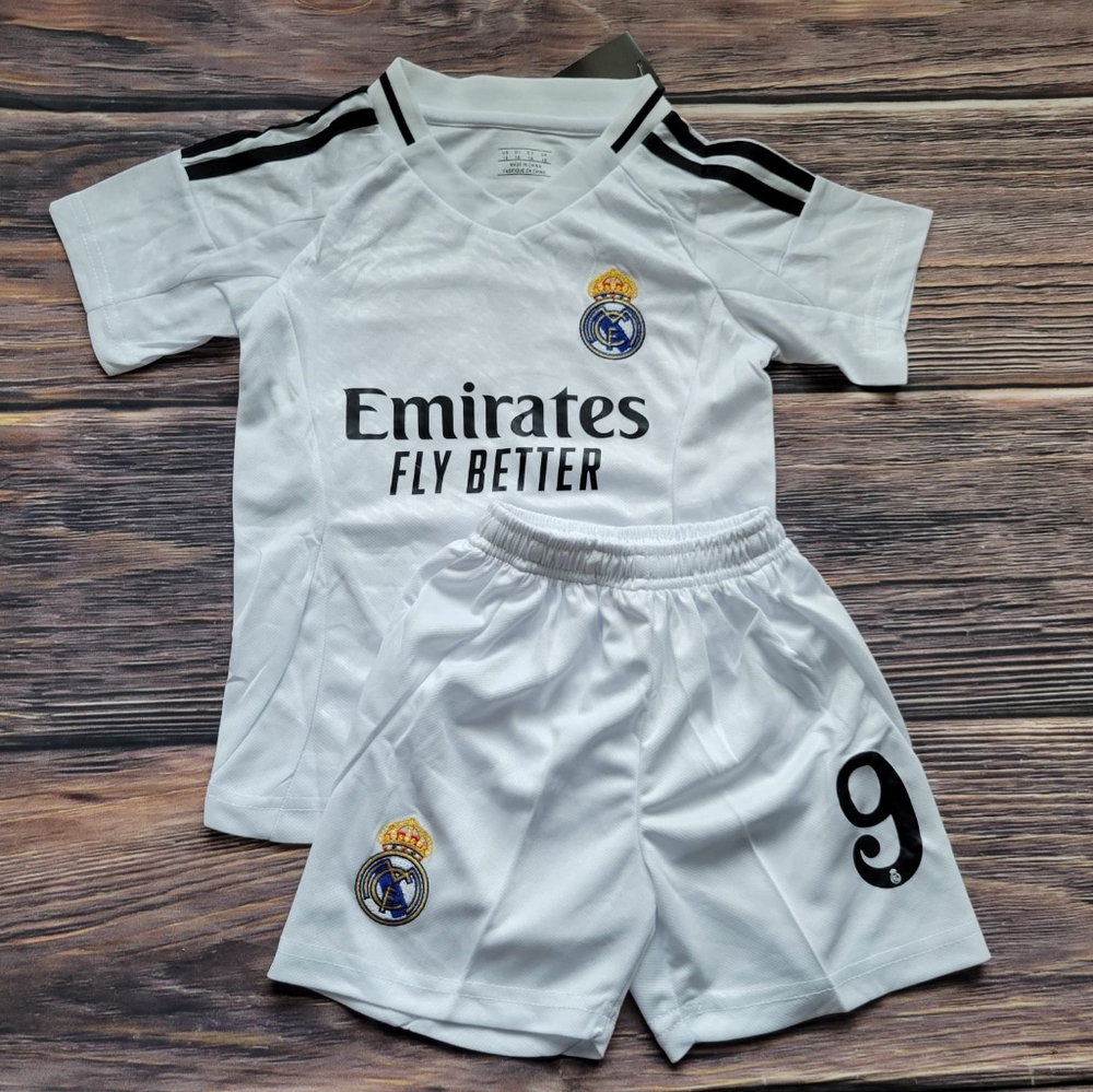 Real Madrid Home kid's soccer uniform - Picture 2 of 2